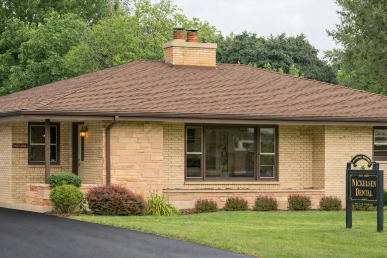 529 S Mclean Blvd, Elgin, IL 60123